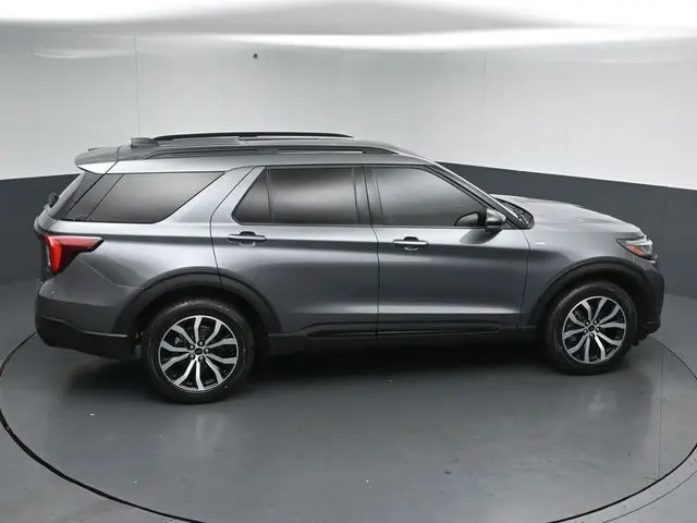 2025 Ford Explorer - $39,625