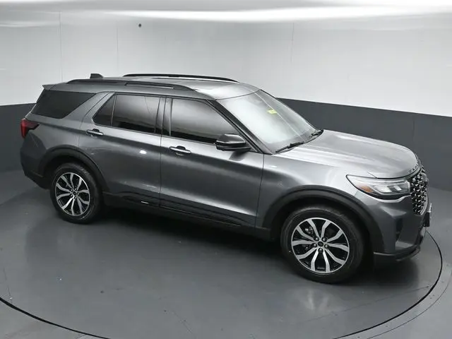 2025 Ford Explorer - $39,625