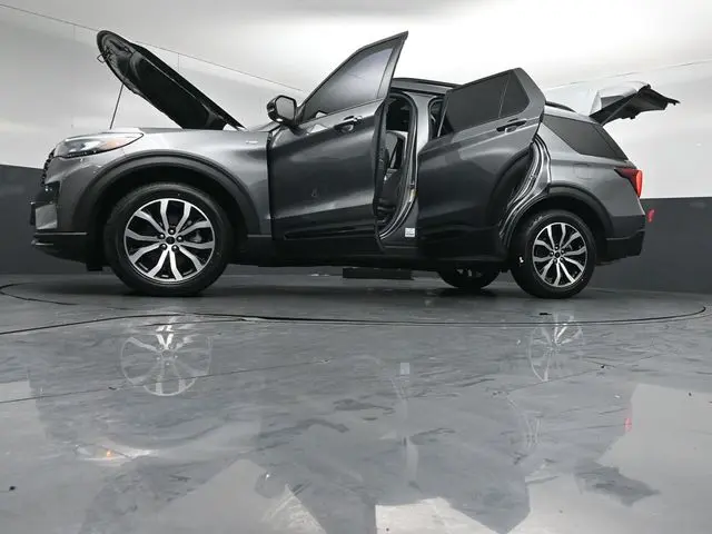 2025 Ford Explorer - $39,625