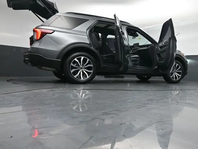 2025 Ford Explorer - $39,625