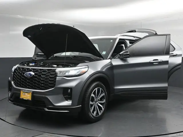 2025 Ford Explorer - $39,625