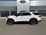 2025 Explorer Thumbnail 3