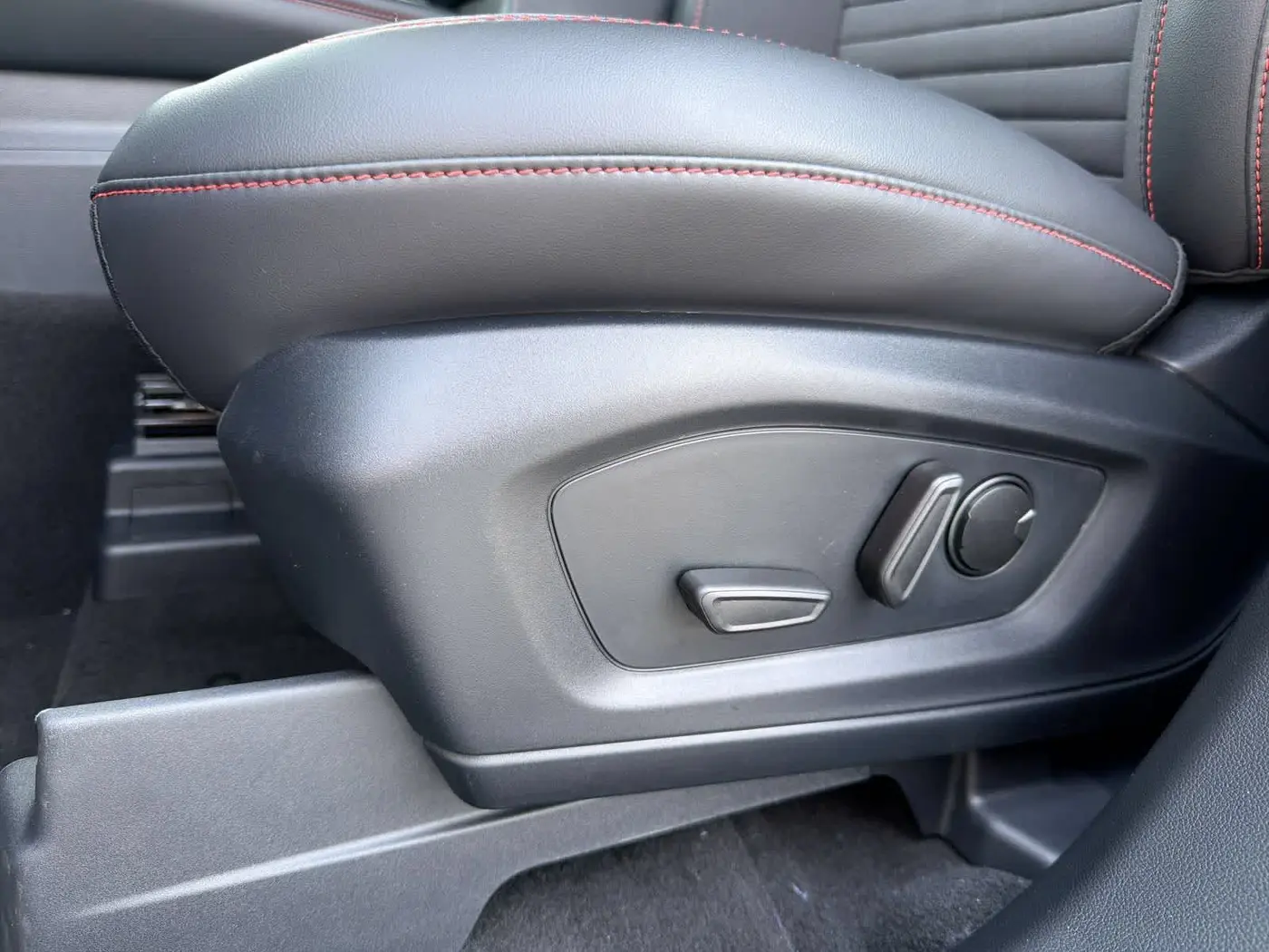 2026 Ford Explorer - $46,903