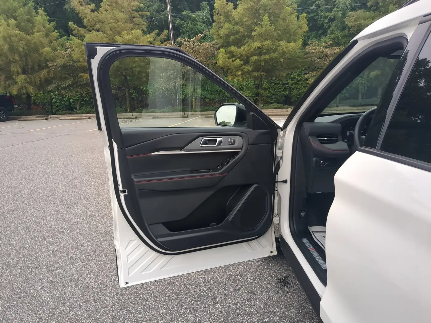2025 Ford Explorer - $40,550