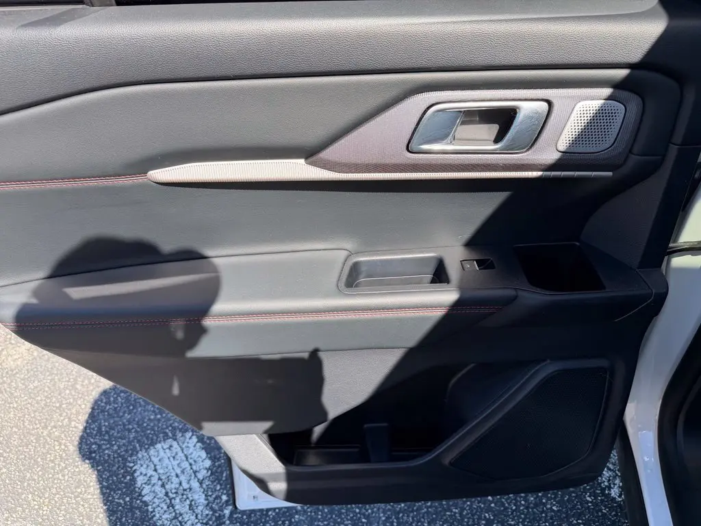 2025 Ford Explorer - $44,895