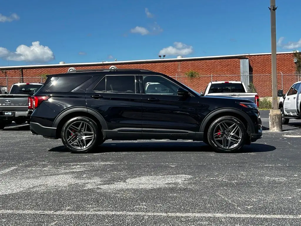 2025 Ford Explorer - $43,356