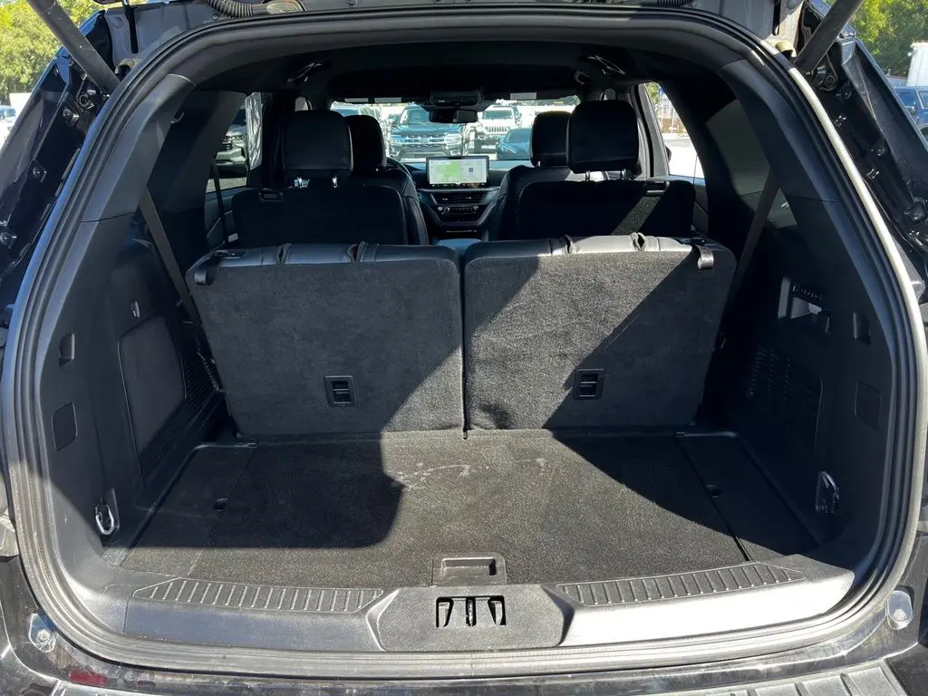 2025 Ford Explorer - $43,356