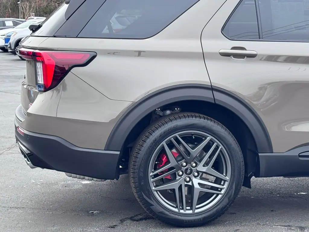 2026 Ford Explorer - $52,675