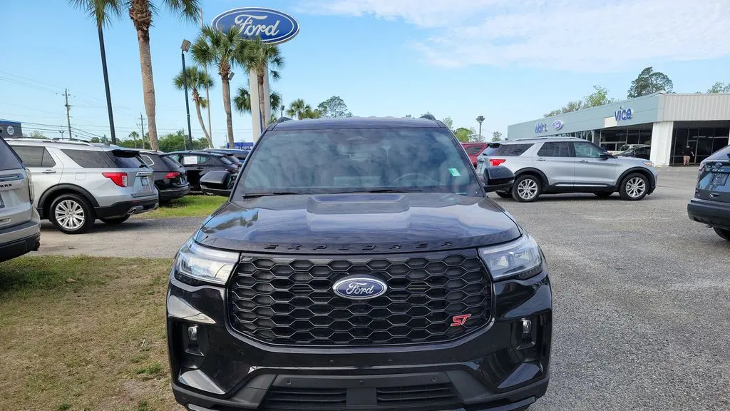 2025 Ford Explorer ST
