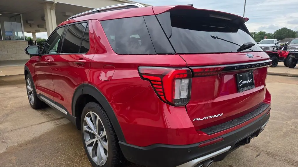 2025 Ford Explorer Platinum