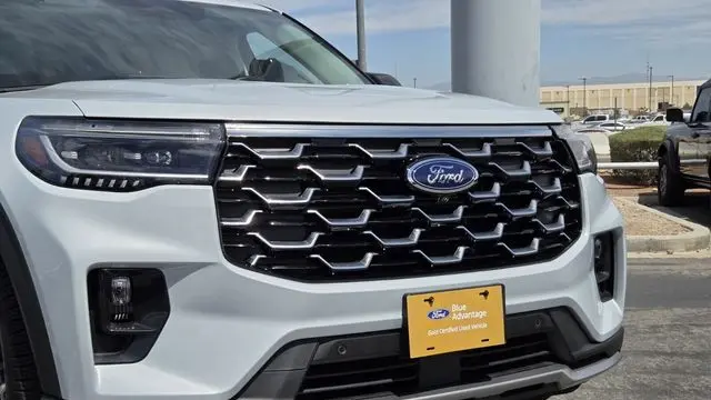 2025 Ford Explorer Platinum