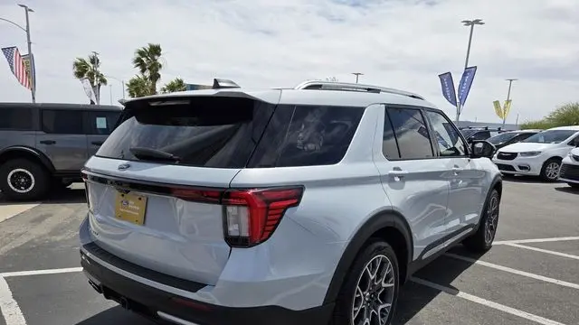 2025 Ford Explorer Platinum