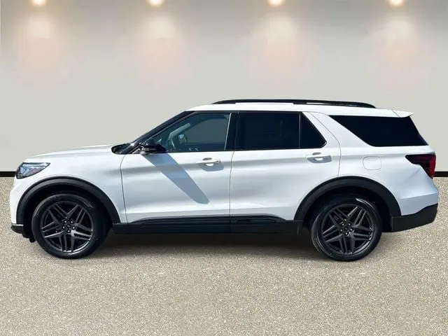 2025 Ford Explorer - $42,250