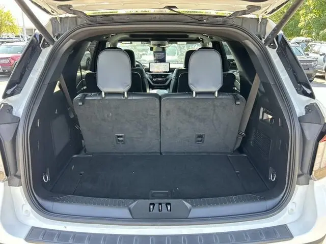 2025 Ford Explorer - $42,250