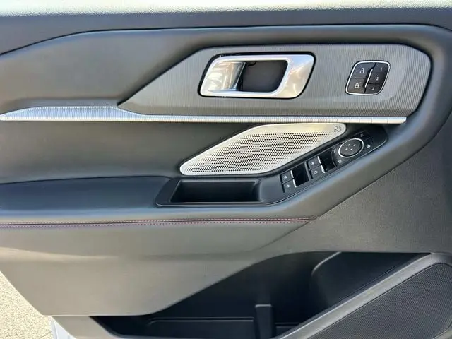 2025 Ford Explorer - $42,250