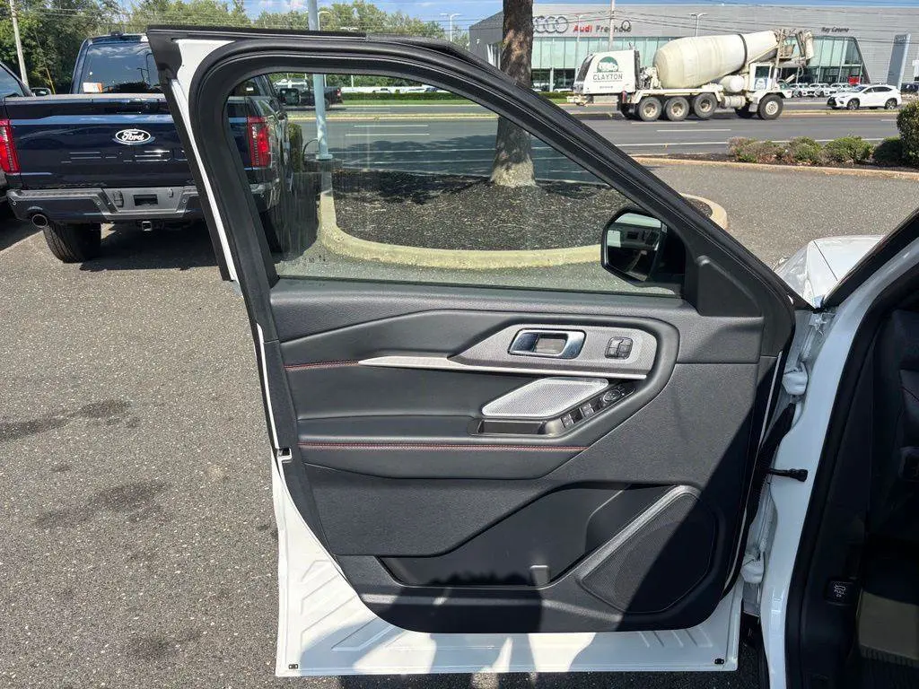 2025 Ford Explorer - $44,995