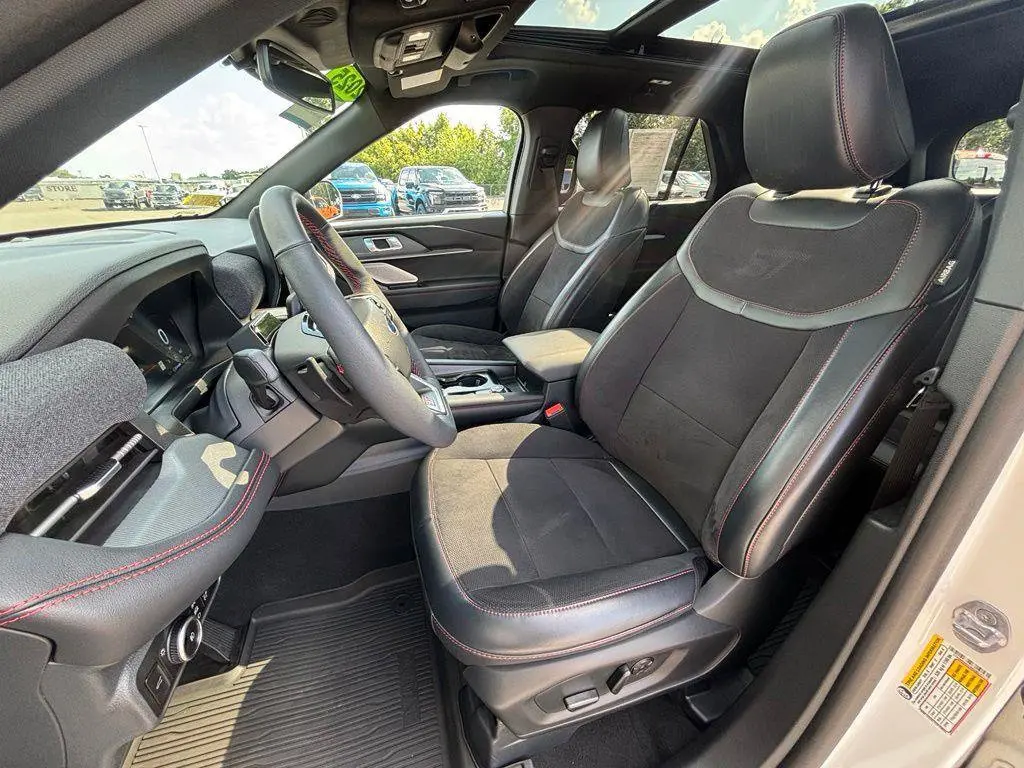 2025 Ford Explorer - $44,995