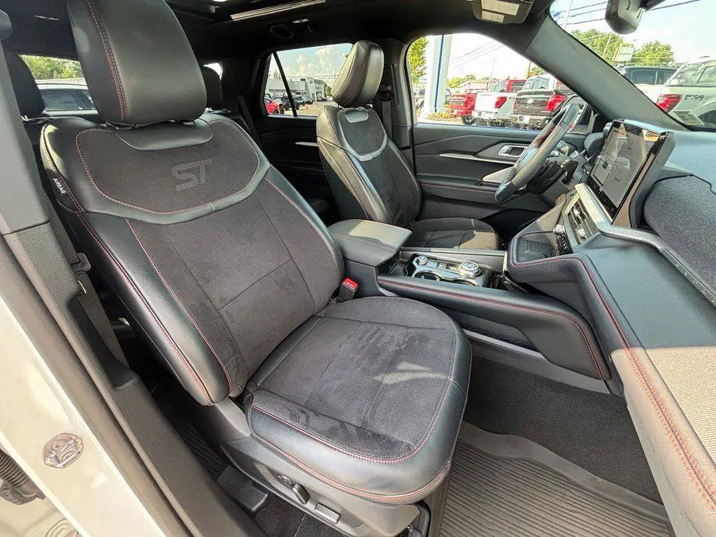 2025 Ford Explorer - $44,995