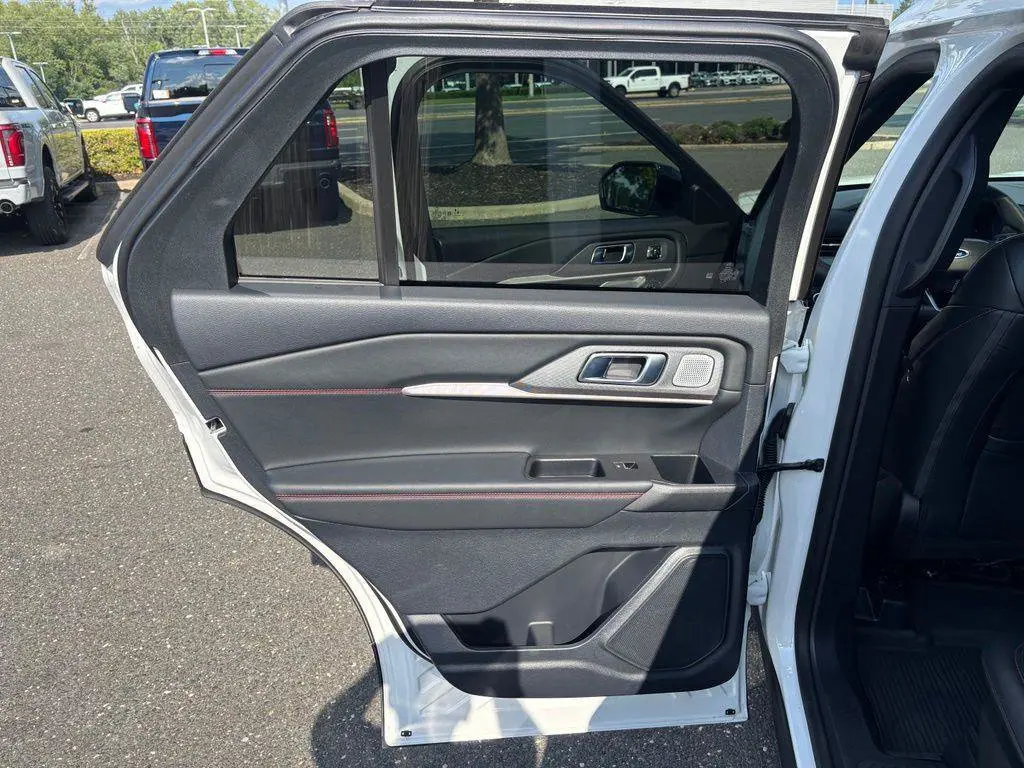 2025 Ford Explorer - $44,995