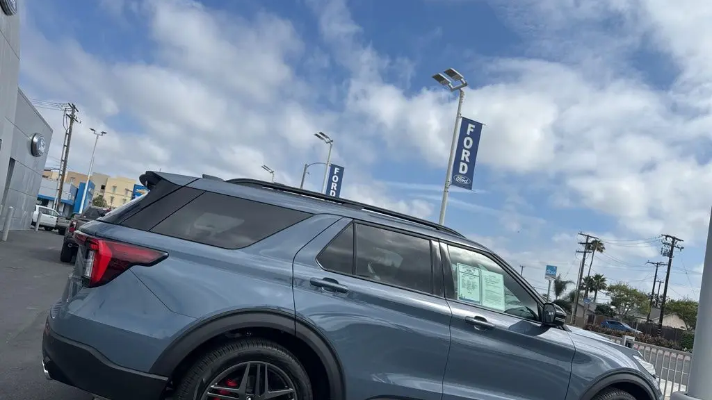 2025 Ford Explorer ST