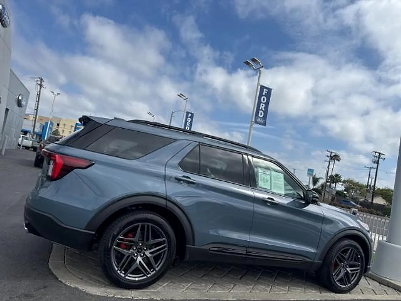 2025 Ford Explorer - $49,990