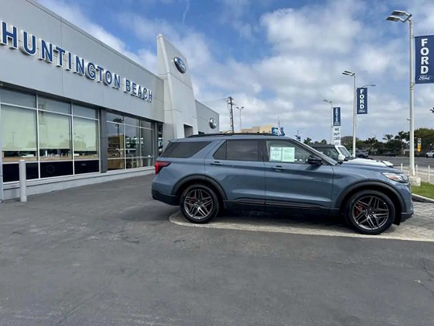 2025 Ford Explorer - $49,990