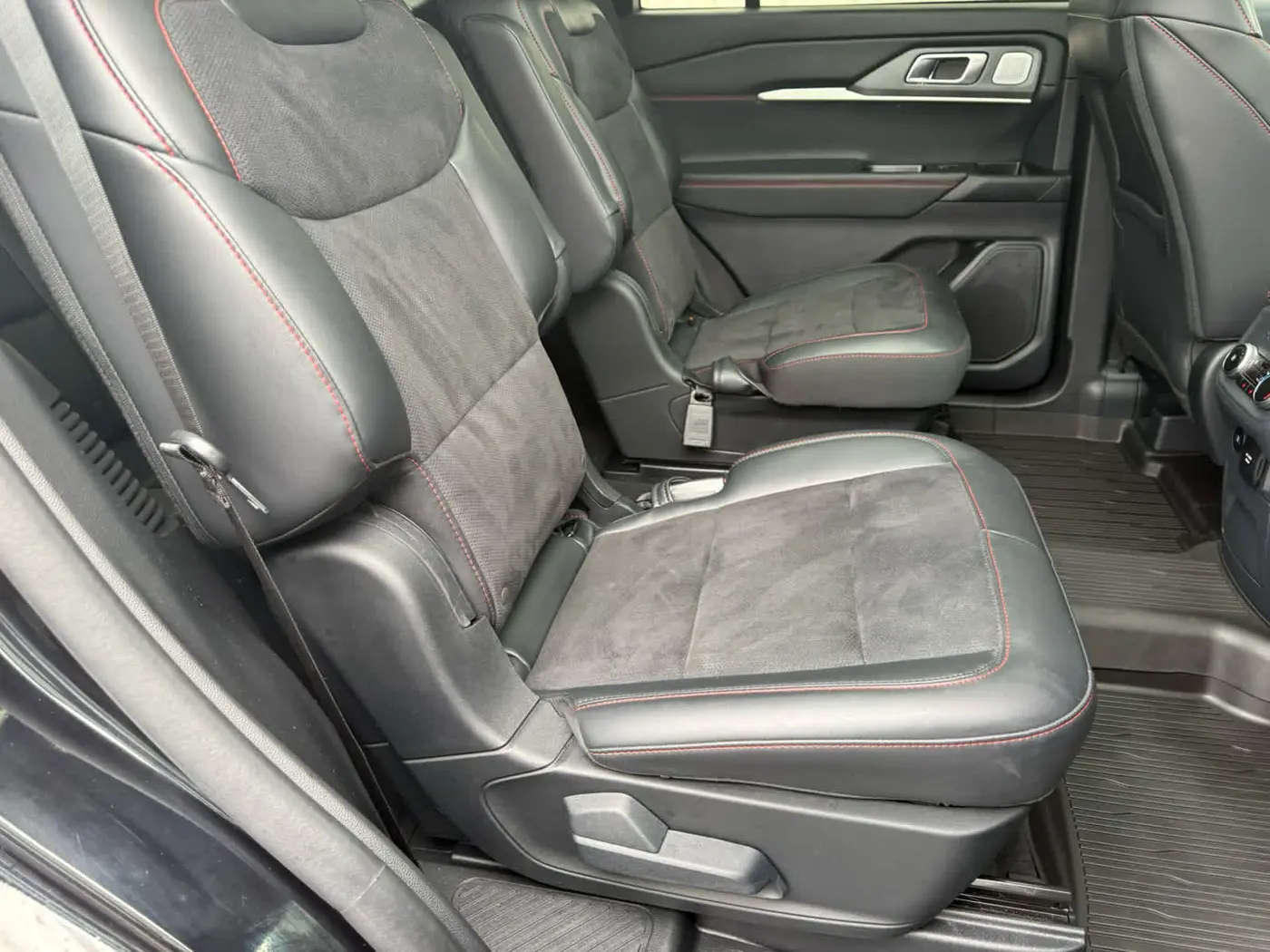 2025 Ford Explorer - $49,910