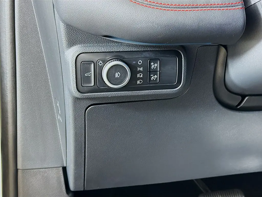 2025 Ford Explorer - $43,399