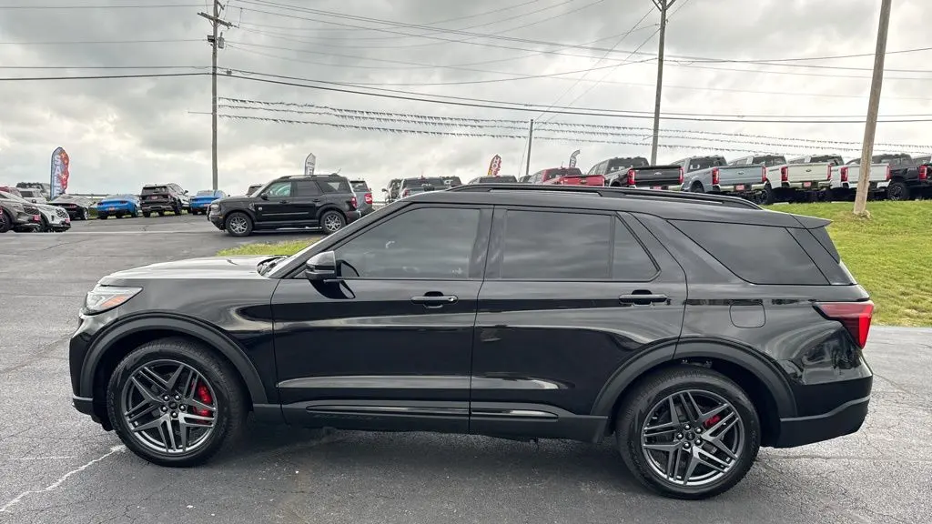 2025 Ford Explorer ST