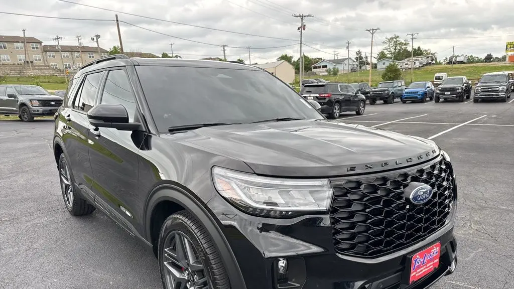 2025 Ford Explorer ST