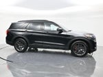2025 Explorer Thumbnail 4