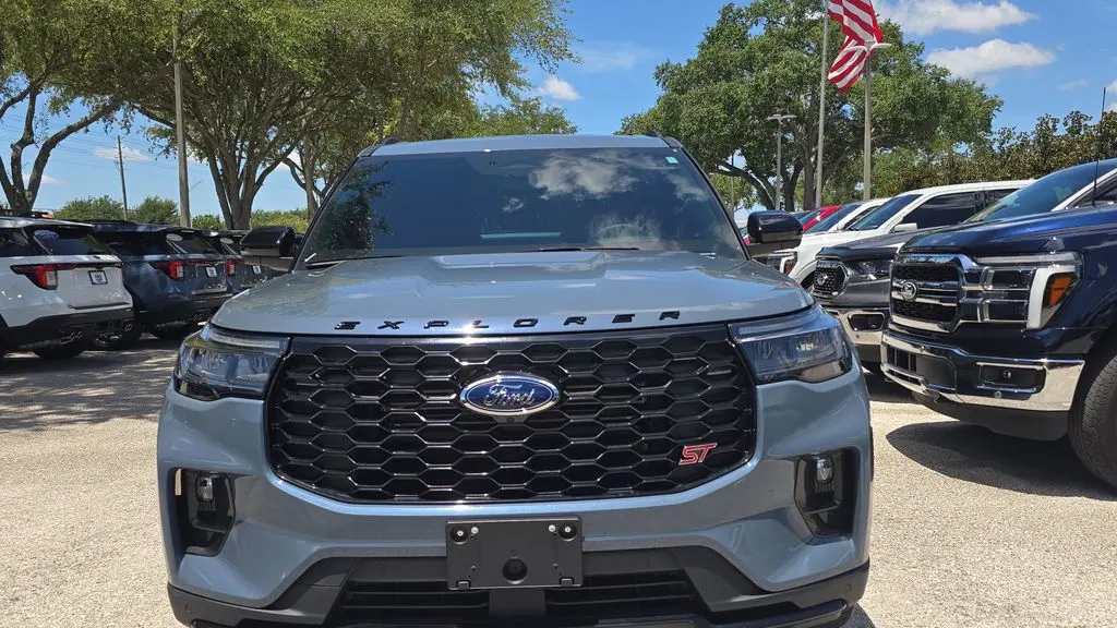 2025 Ford Explorer ST