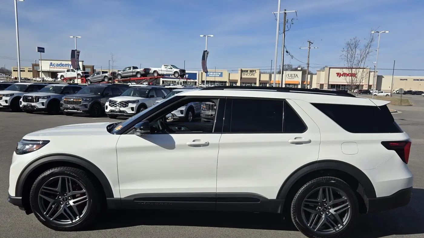 2025 Ford Explorer ST