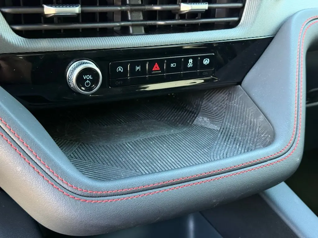 2026 Ford Explorer - $52,589