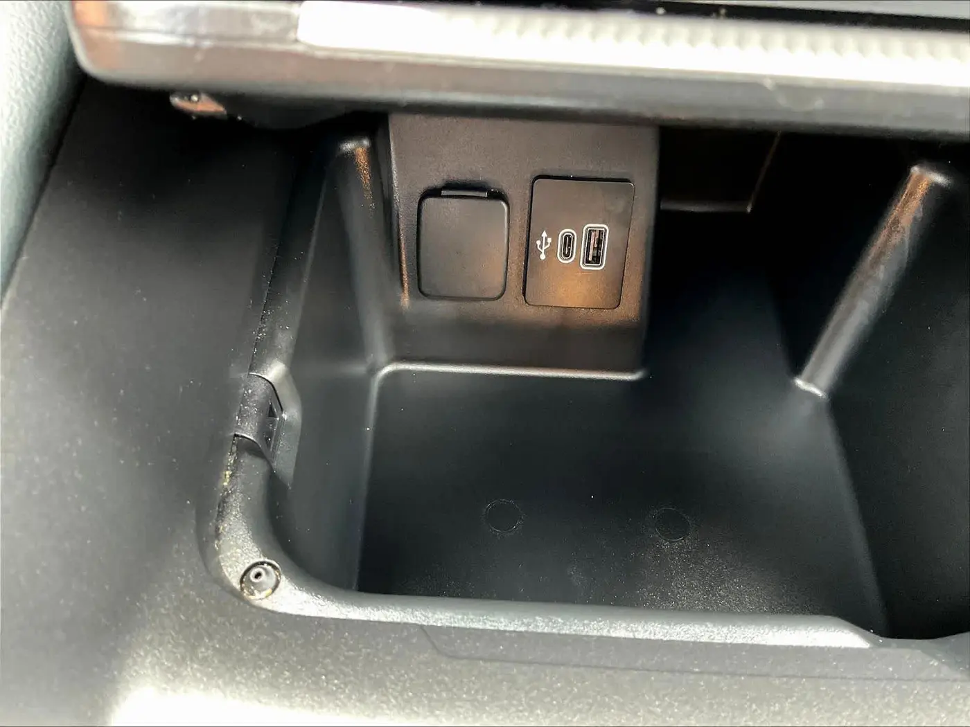 2025 Ford Explorer - $44,996