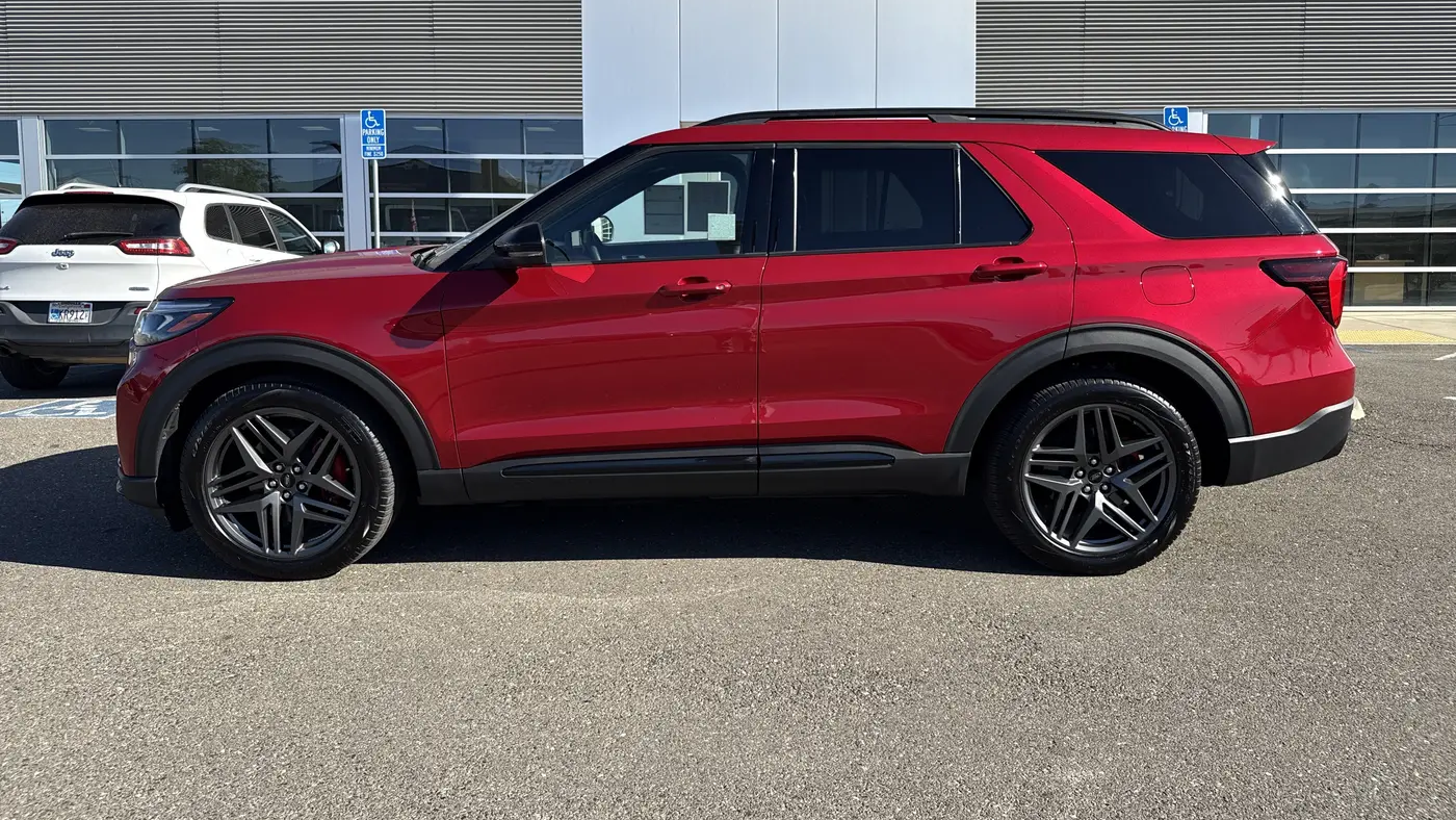 2025 Ford Explorer ST