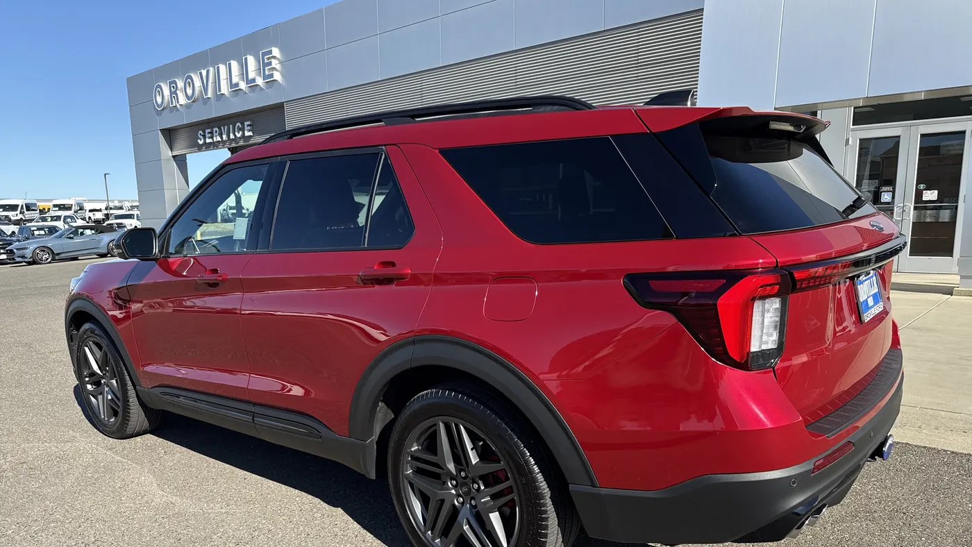 2025 Ford Explorer ST