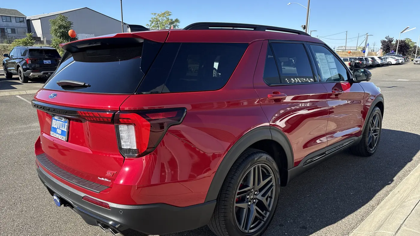 2025 Ford Explorer ST