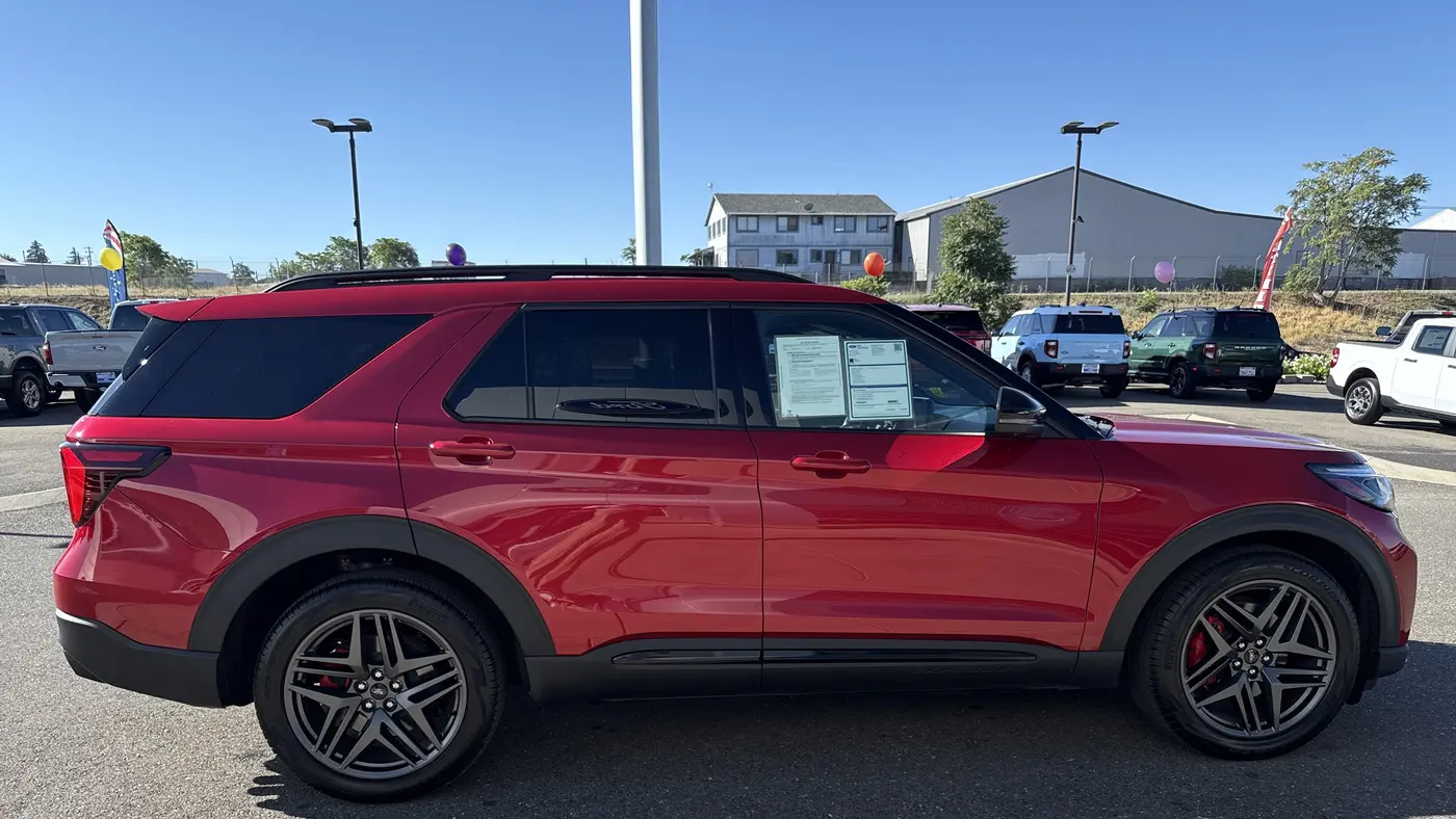 2025 Ford Explorer ST