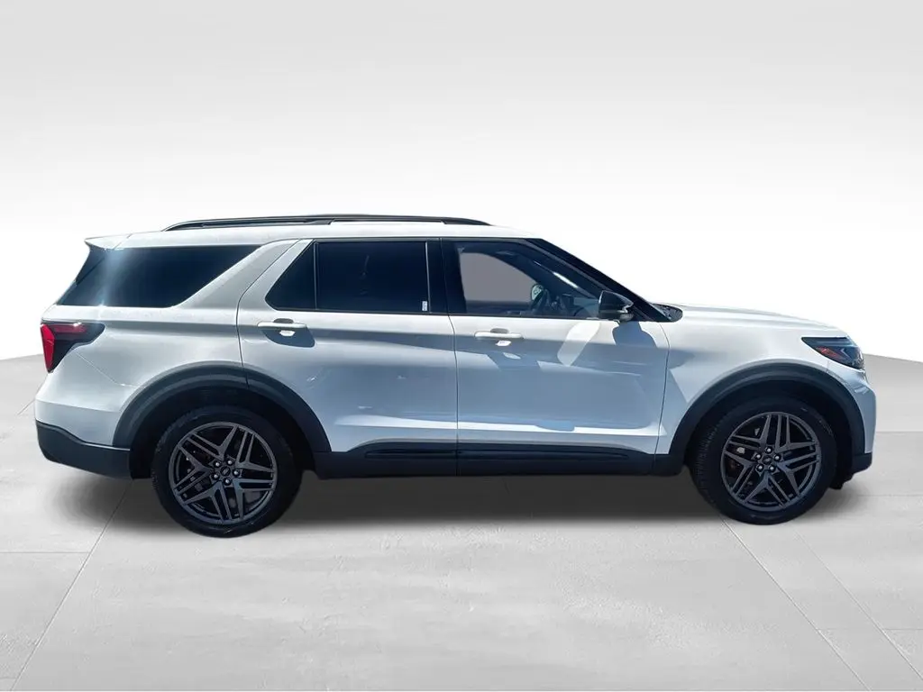 2025 Ford Explorer - $50,398