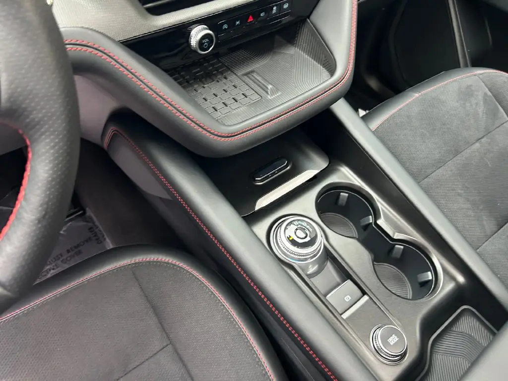 2025 Ford Explorer - $50,599