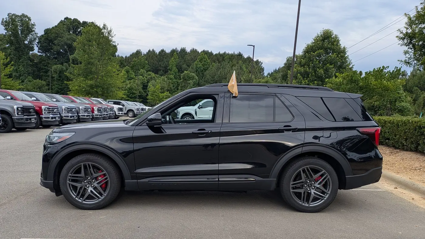 2025 Ford Explorer ST
