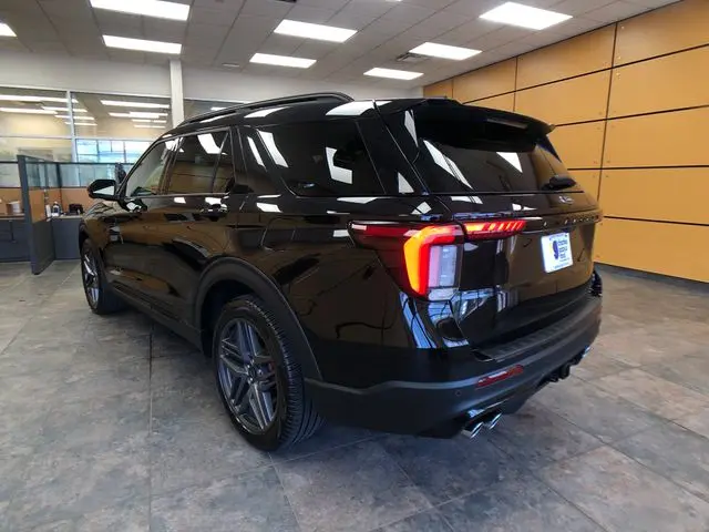 2025 Ford Explorer - $48,703