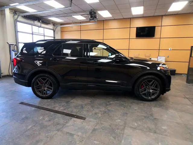 2025 Ford Explorer - $48,703