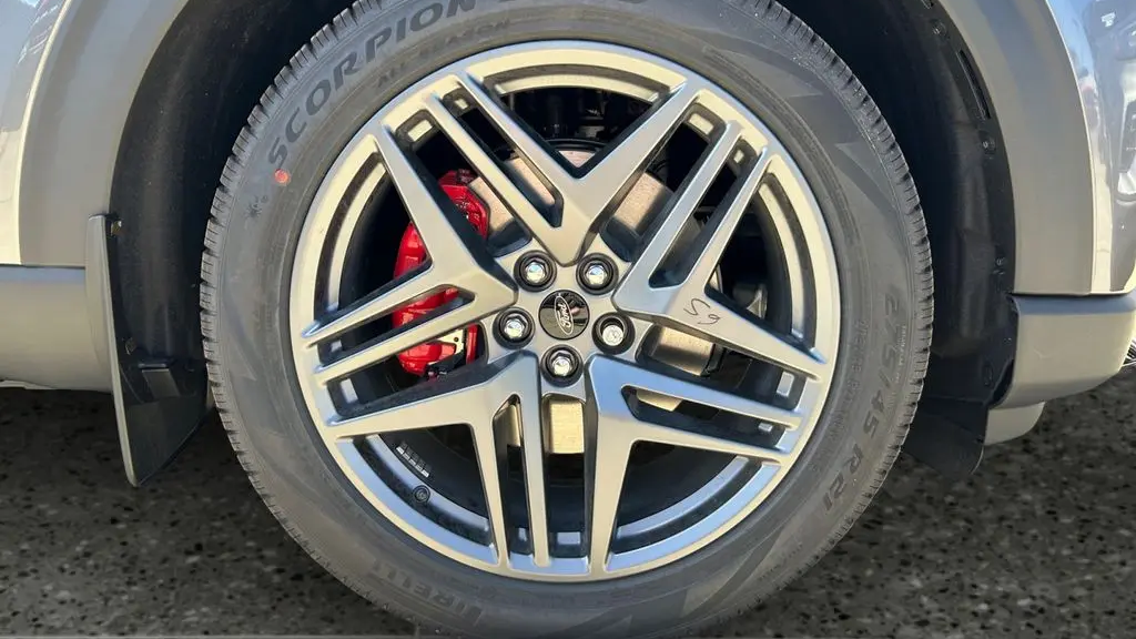 2025 Ford Explorer ST