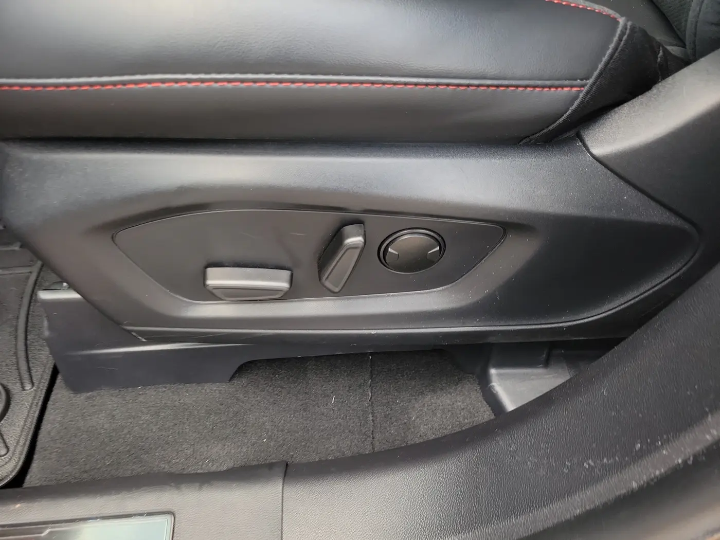 2025 Ford Explorer - $47,488