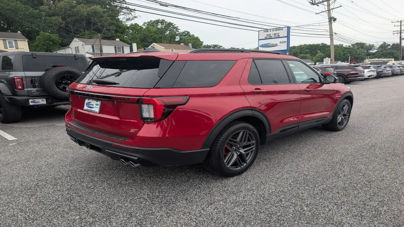 2025 Ford Explorer ST