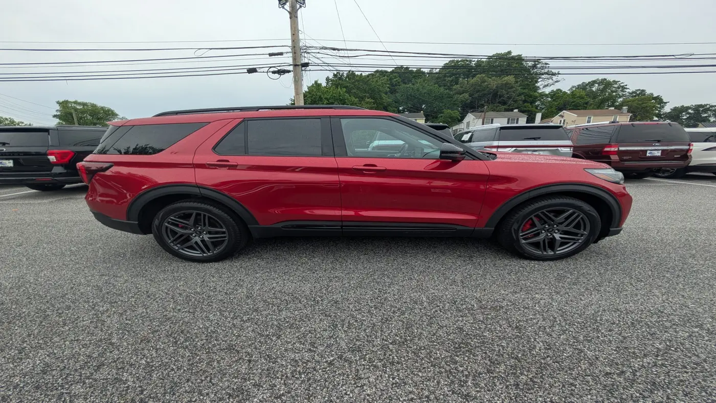 2025 Ford Explorer ST
