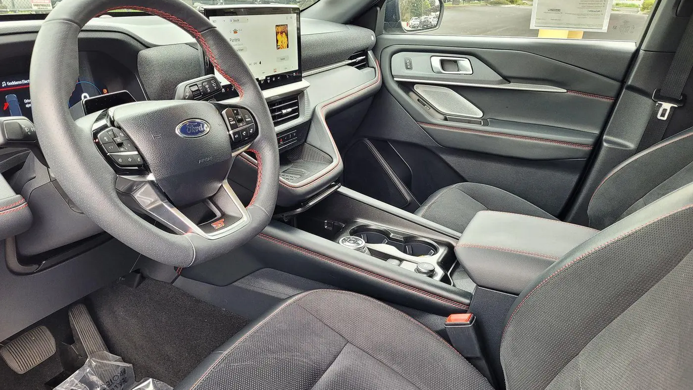 2025 Ford Explorer ST