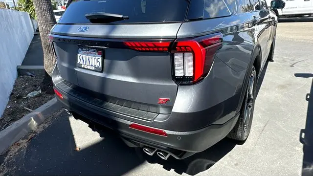 2025 Ford Explorer ST